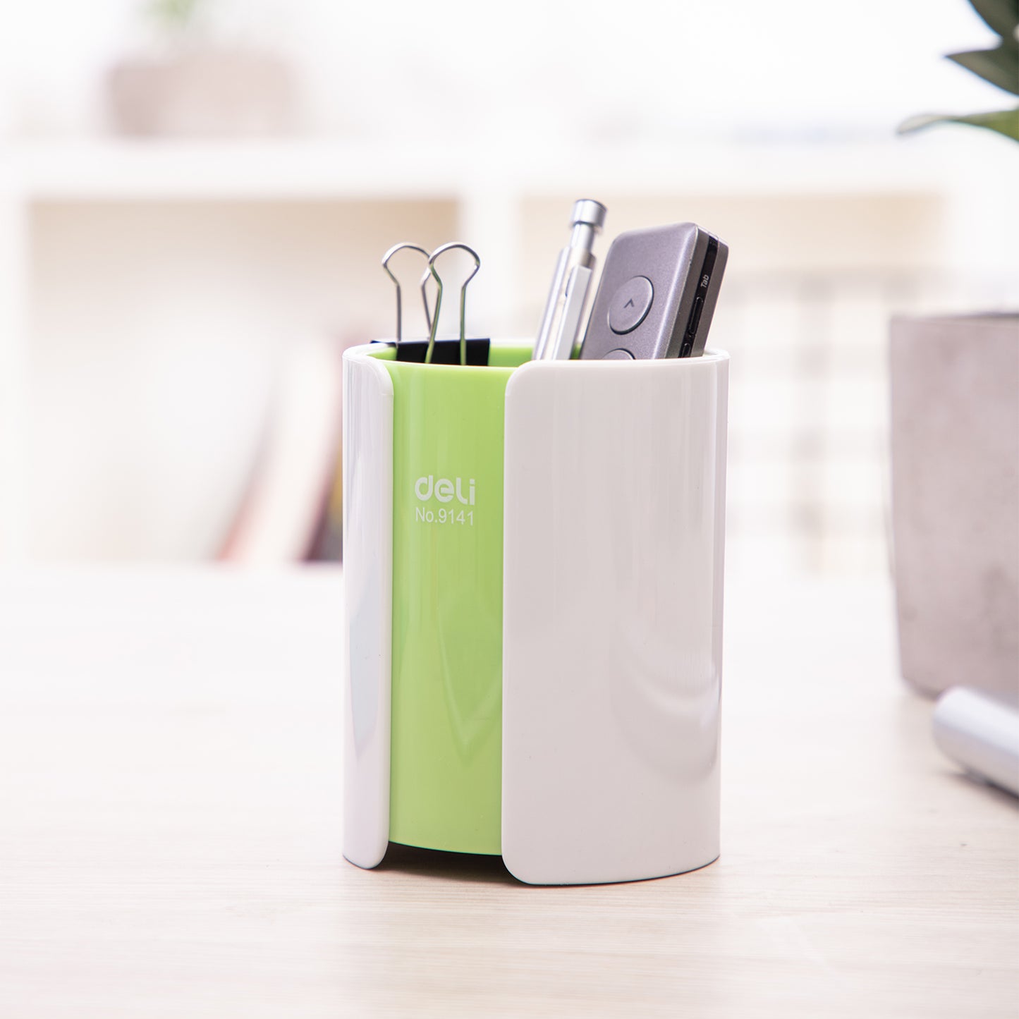 Deli W9141 Pen Stand (Pack of 1, color May Vary)