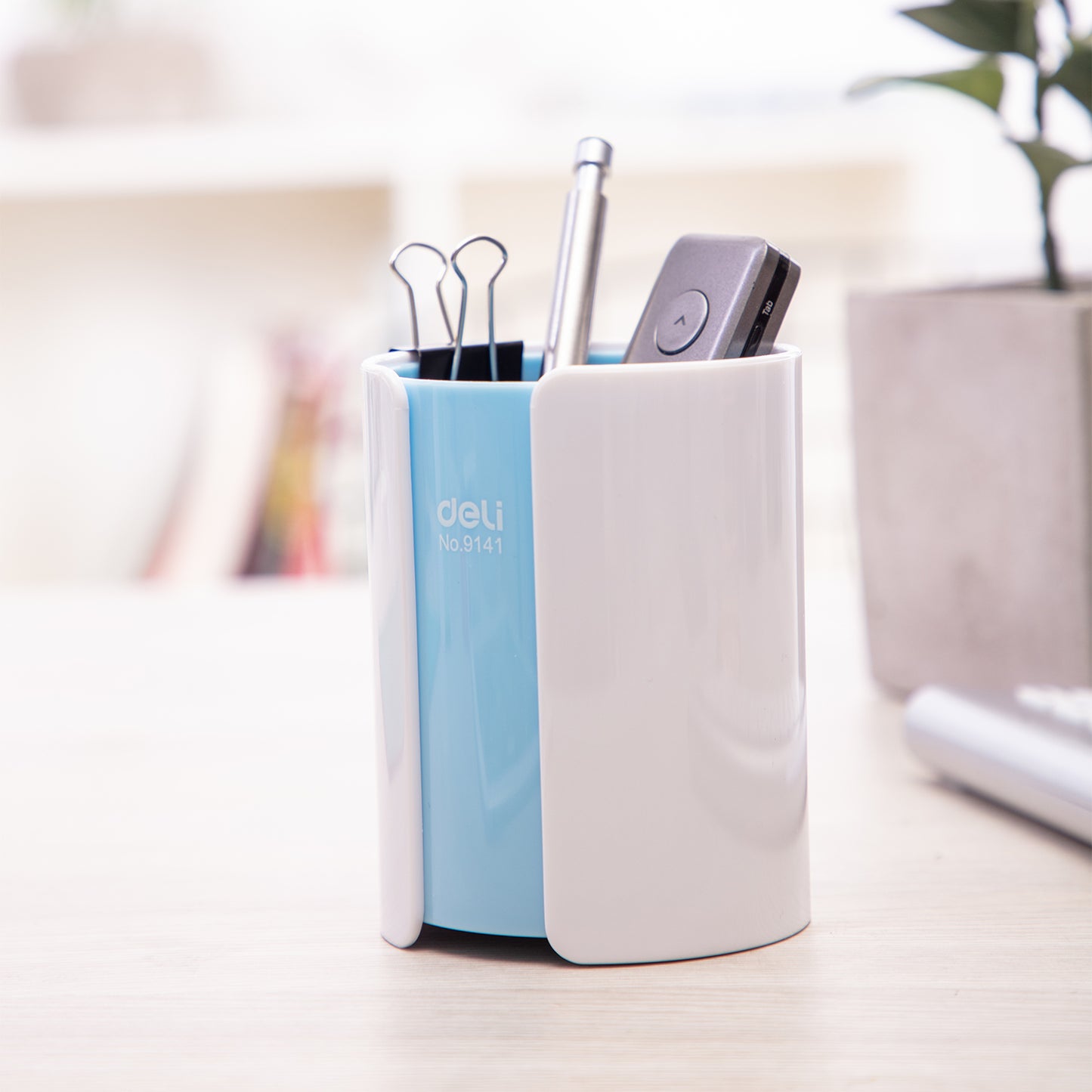 Deli W9141 Pen Stand (Pack of 1, color May Vary)