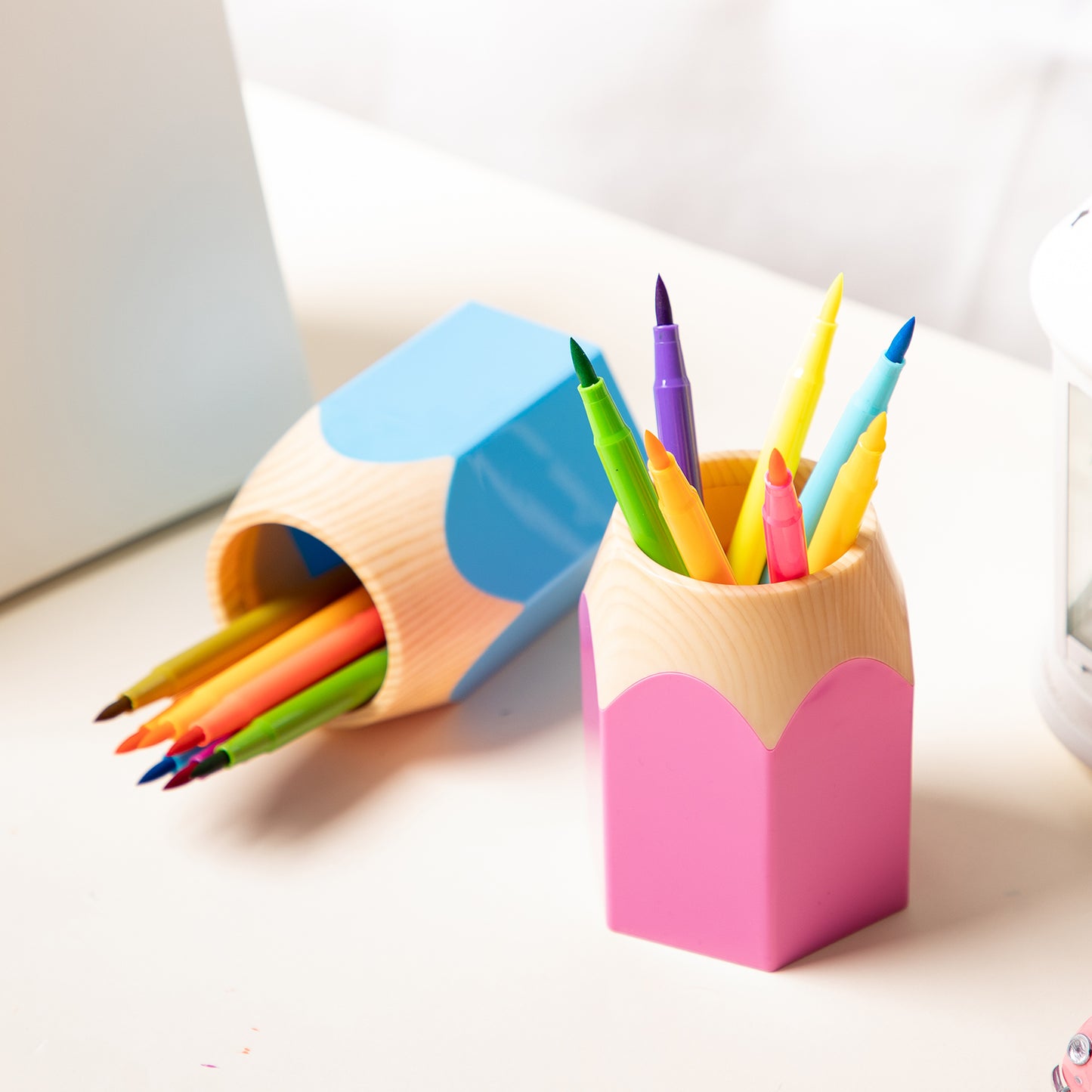 Deli W9145 Cartoon Pen Stand (Pack of 1, Color May Vary)
