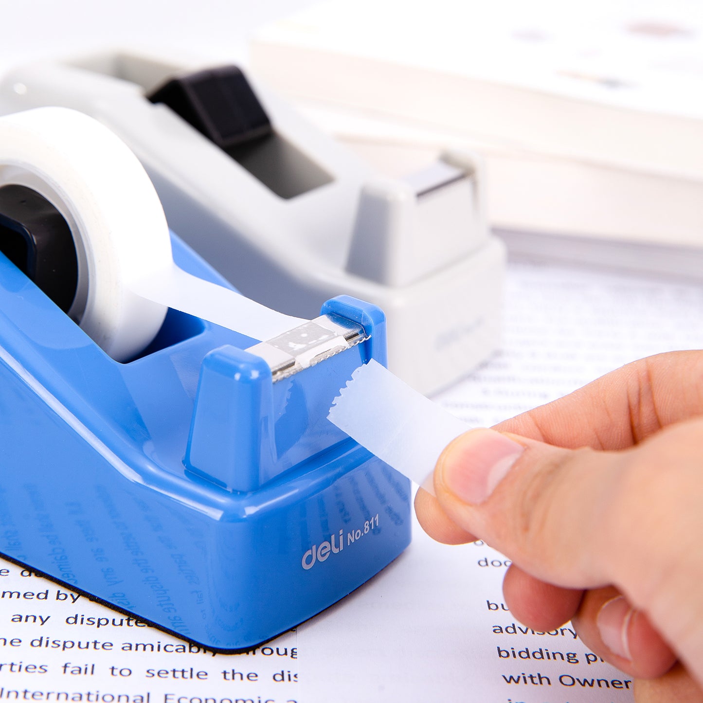 Deli W811 Tape Dispenser, 120X60X50mm (Pack of 1, Color May Vary)