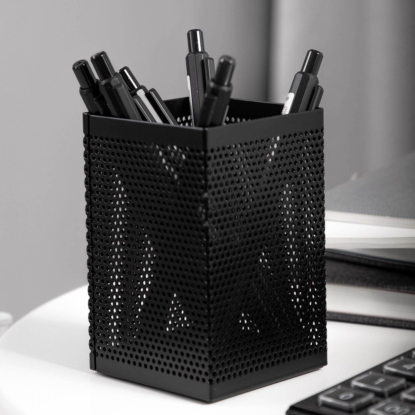 Deli W908 Pen Stand (Black, Pack of 1)