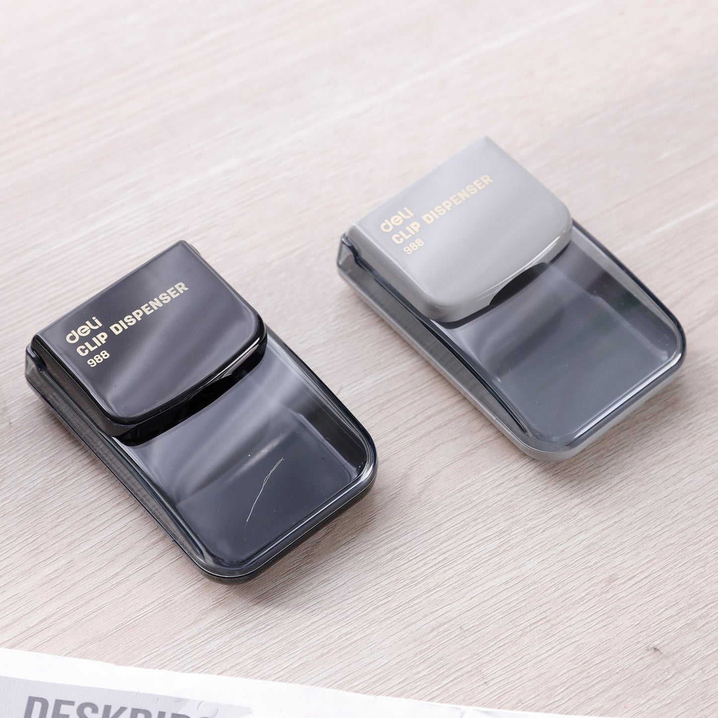 Deli W988 Magnetic Paper Clip Box (Pack of 1)