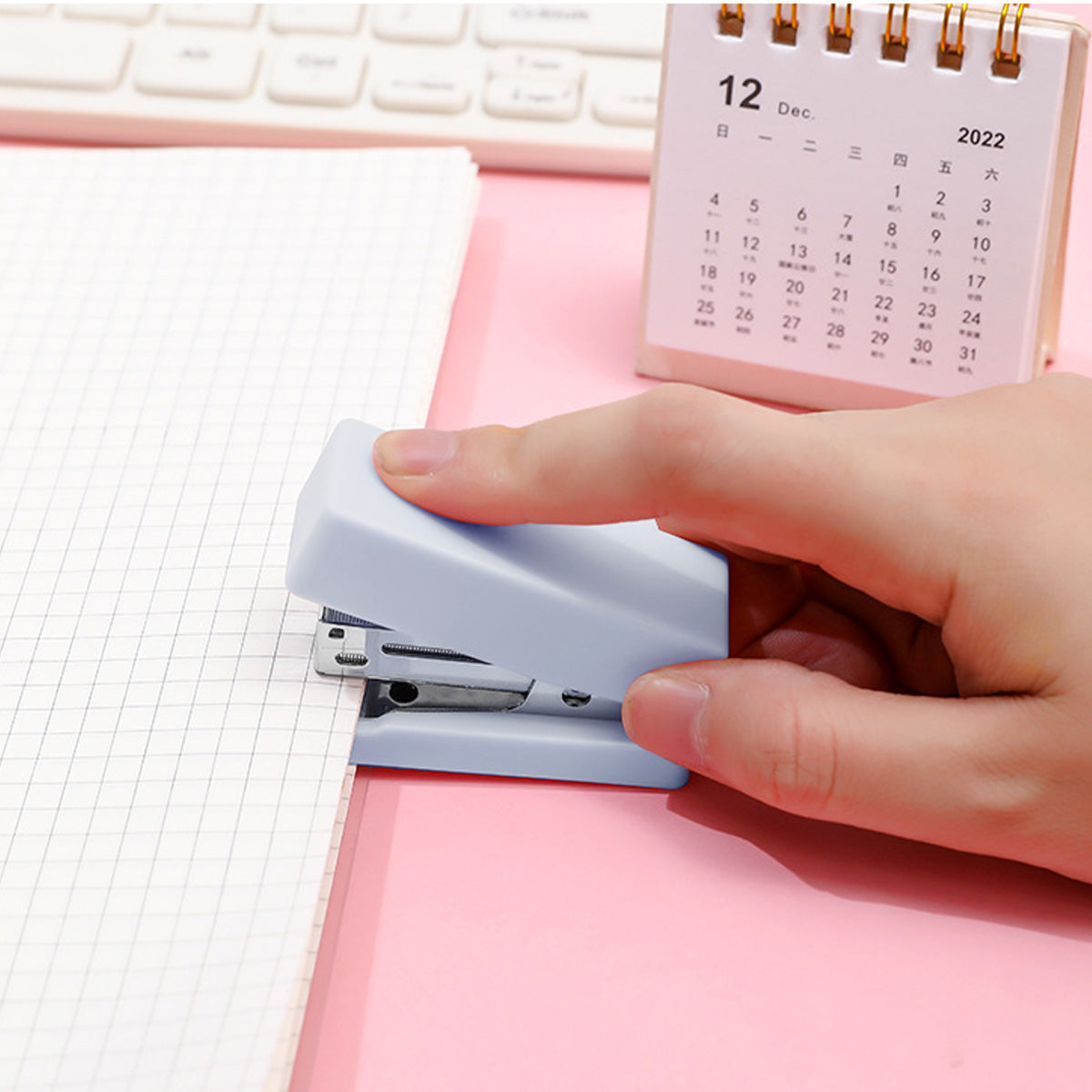 NUOVI Mini Stapler Set (Color May Vary)